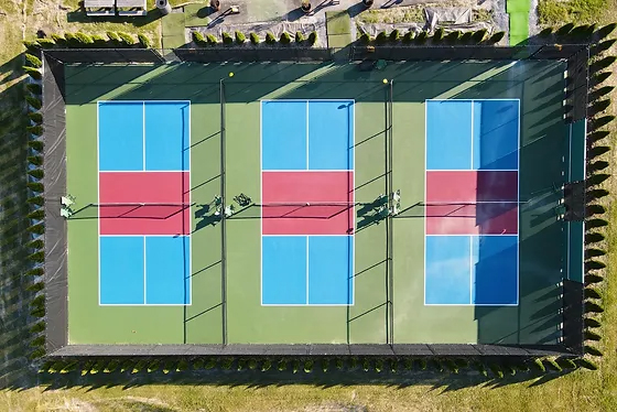 Đổi sân tennis thành pickleball PHẲNG,  không MÒN giày, không TRƠN với sơn 2 lớp USA DECOTURF nền cement